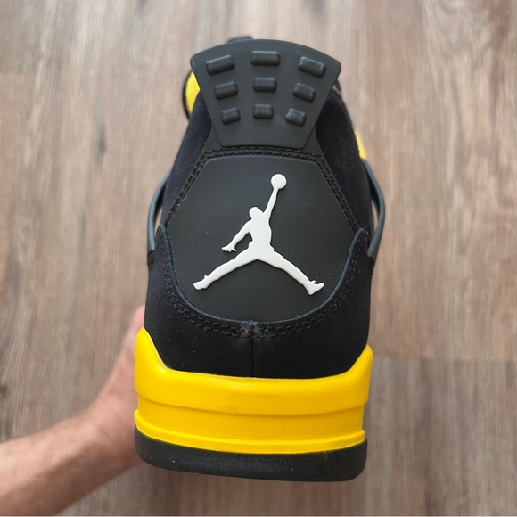$3 START!! 9/3 @2pm pst/5PM est Jordan 4 Yellow Thunder - Picture 4 of 7